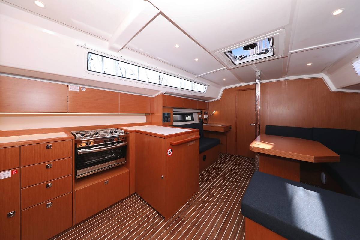 Bavaria C42, SeaTime | Noleggio di Yacht Croazia