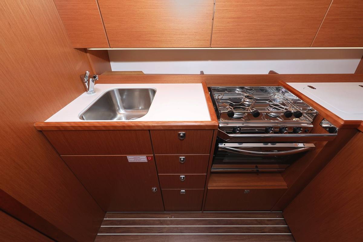 Bavaria C42, SeaTime | Noleggio di Yacht Croazia