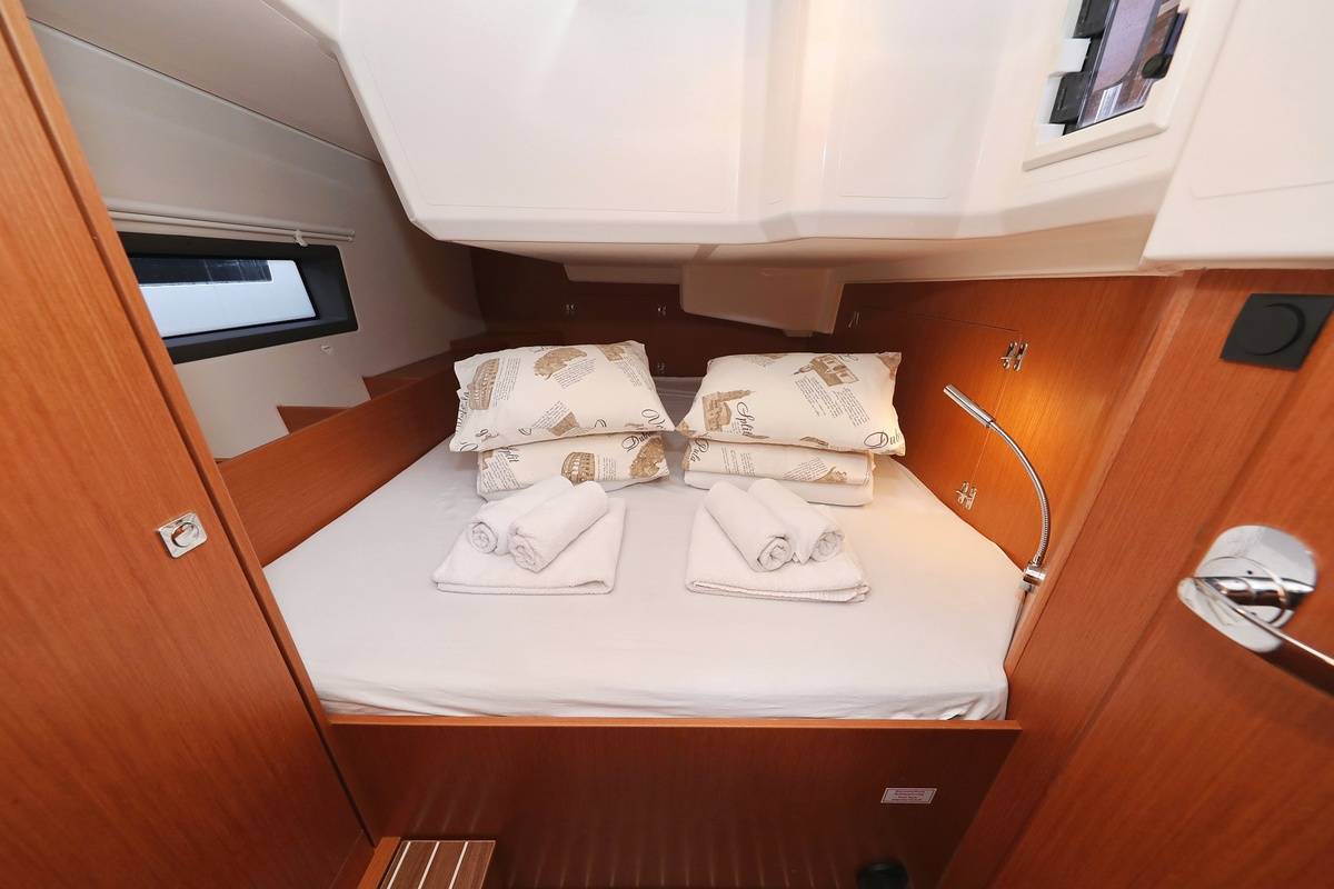 Bavaria C42, SeaTime | Noleggio di Yacht Croazia
