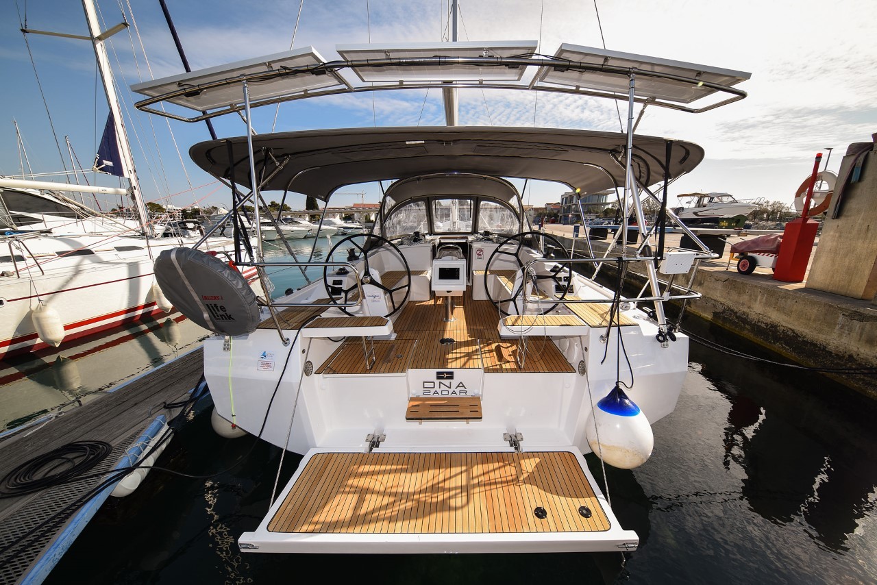 Bavaria C42, Dna | Yachtcharter Kroatien
