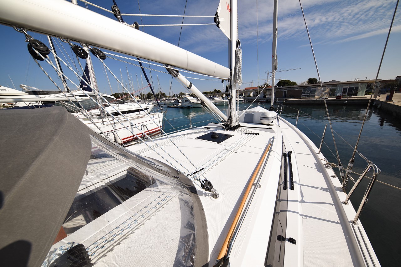 Bavaria C42, Dna | Yachtcharter Kroatien