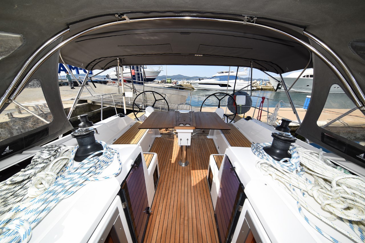 Bavaria C42, Dna | Yachtcharter Kroatien