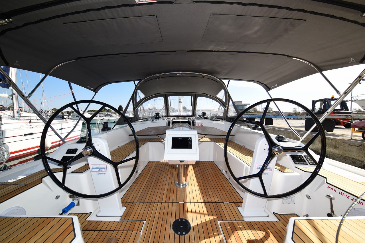 Bavaria C42, Dna | Yachtcharter Kroatien