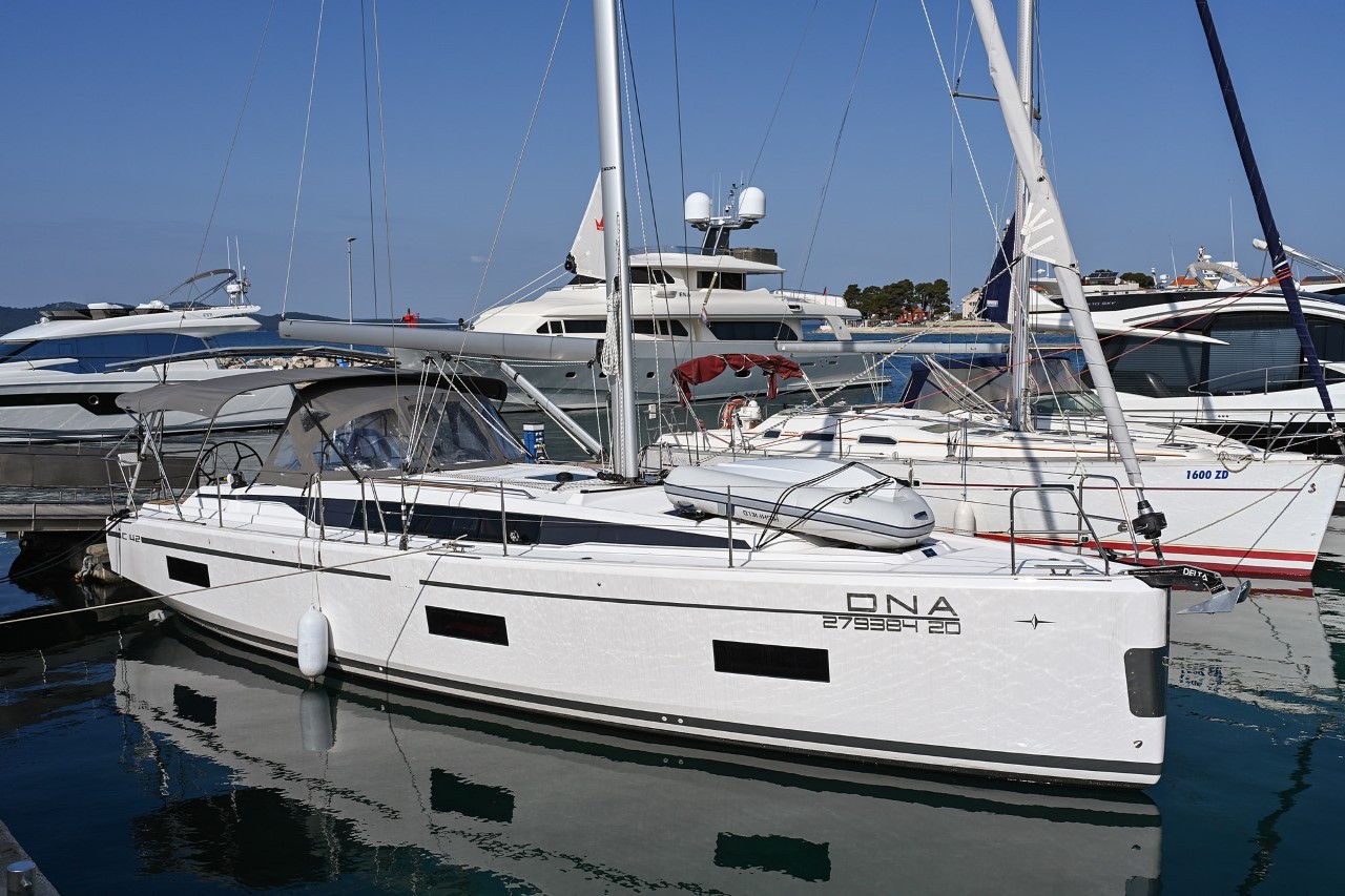 Bavaria C42, Dna | Yachtcharter Kroatien
