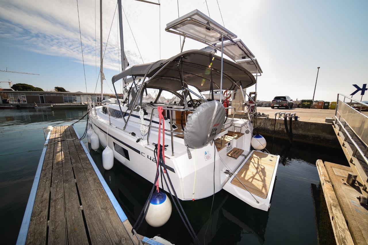 Bavaria C42, Dna | Yachtcharter Kroatien