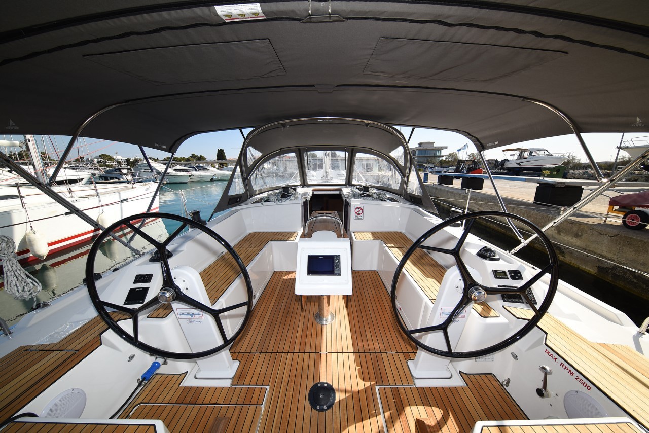 Bavaria C42, Dna | Yachtcharter Kroatien