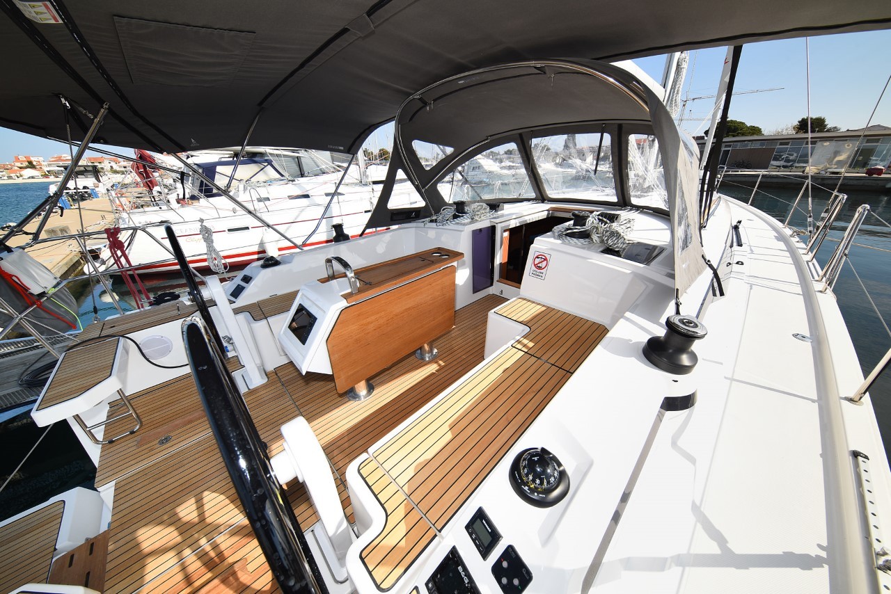 Bavaria C42, Dna | Yachtcharter Kroatien