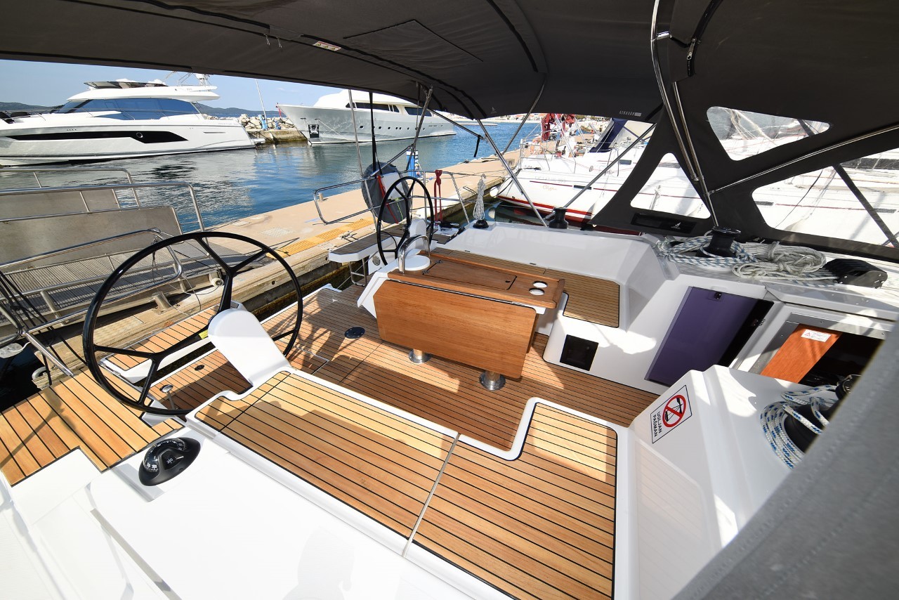 Bavaria C42, Dna | Yachtcharter Kroatien