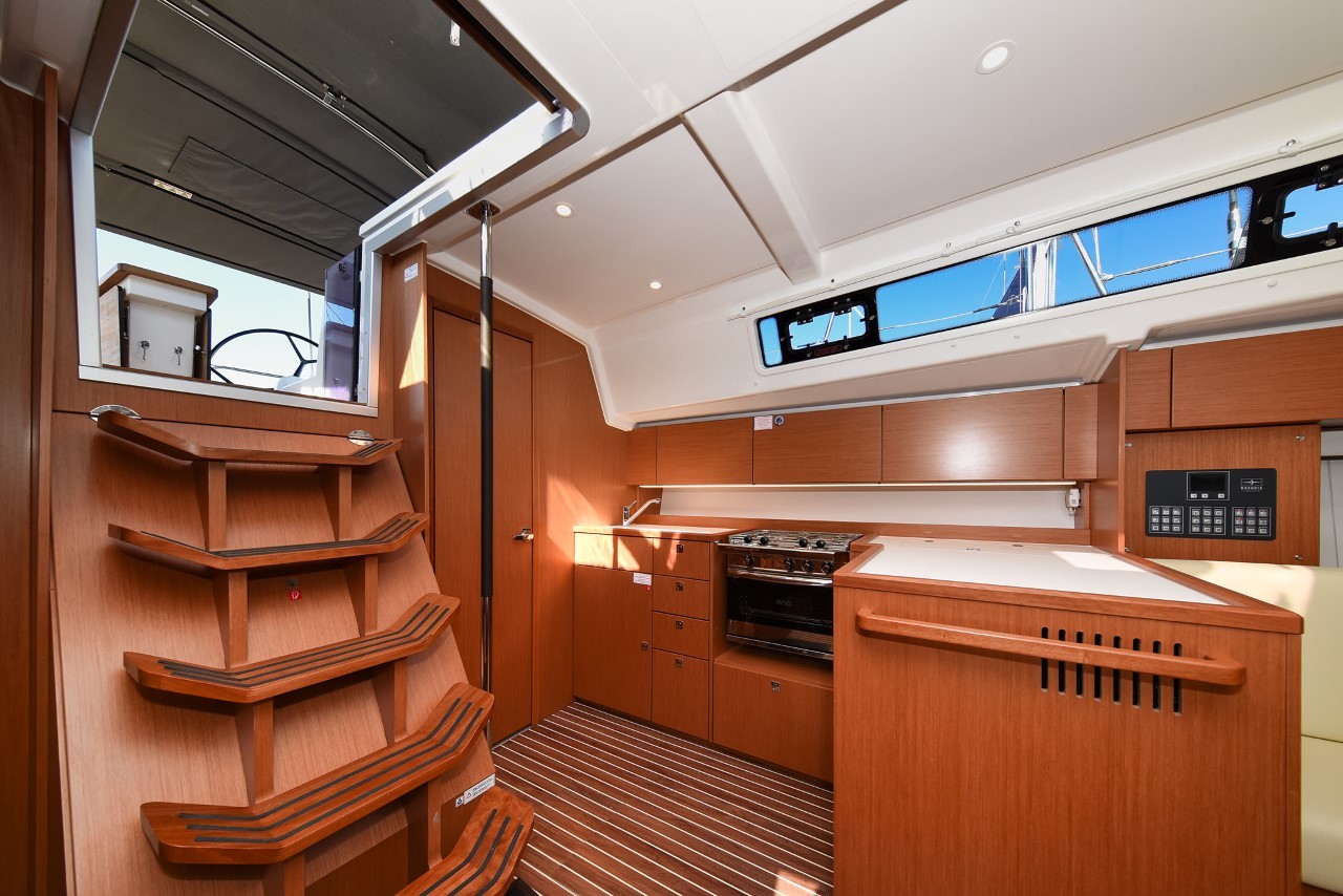 Bavaria C42, Dna | Yachtcharter Kroatien