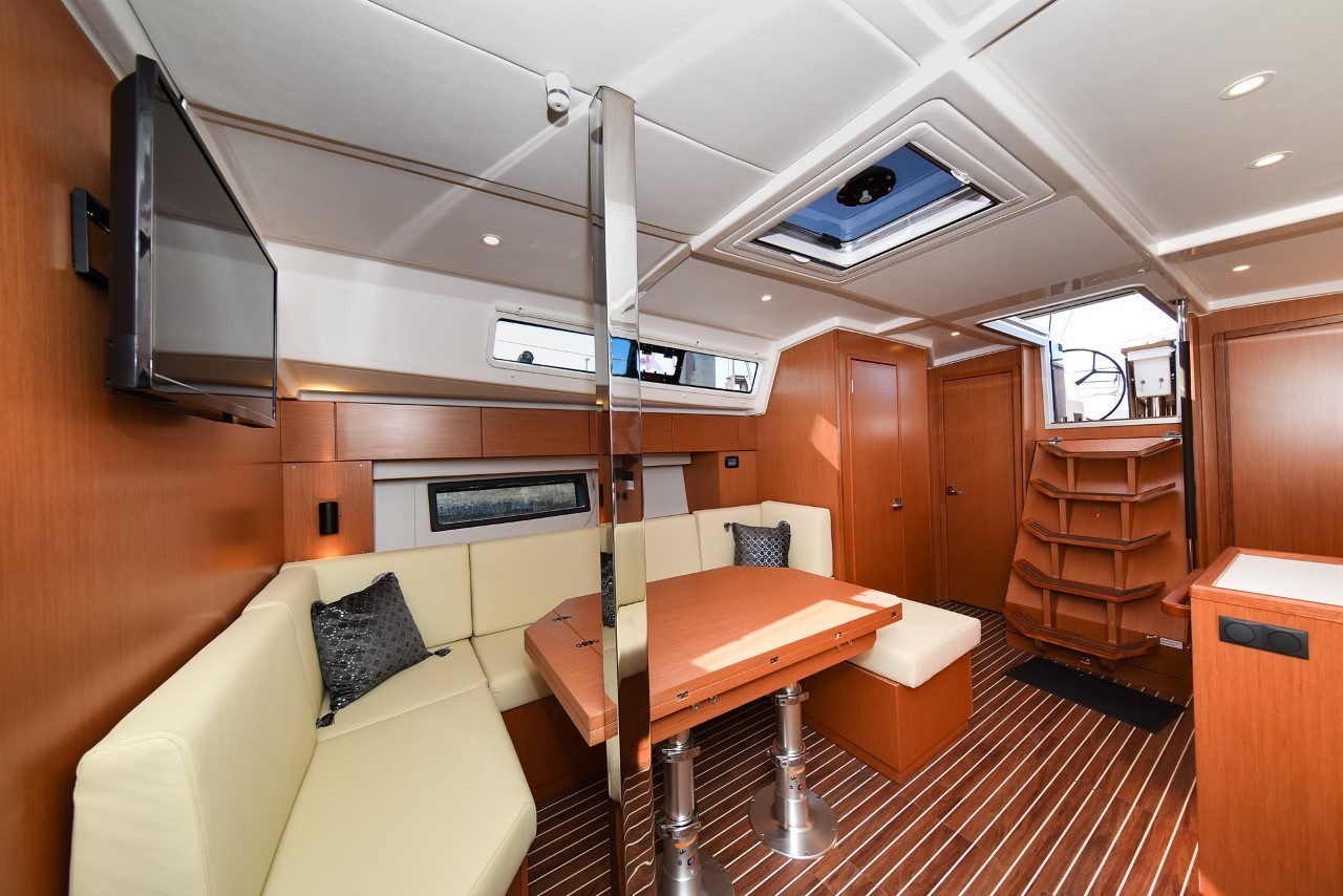 Bavaria C42, Dna | Yachtcharter Kroatien