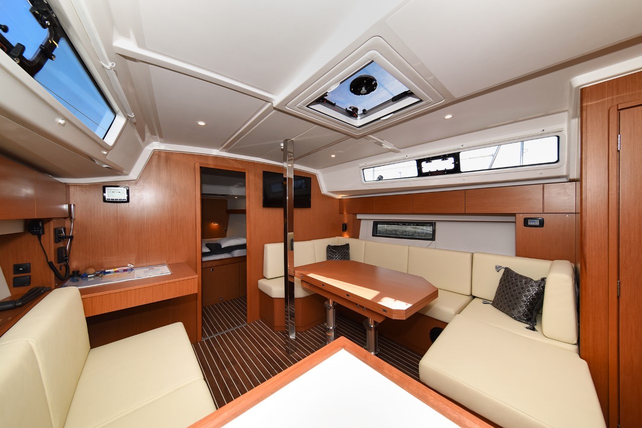 Bavaria C42, Dna | Yachtcharter Kroatien