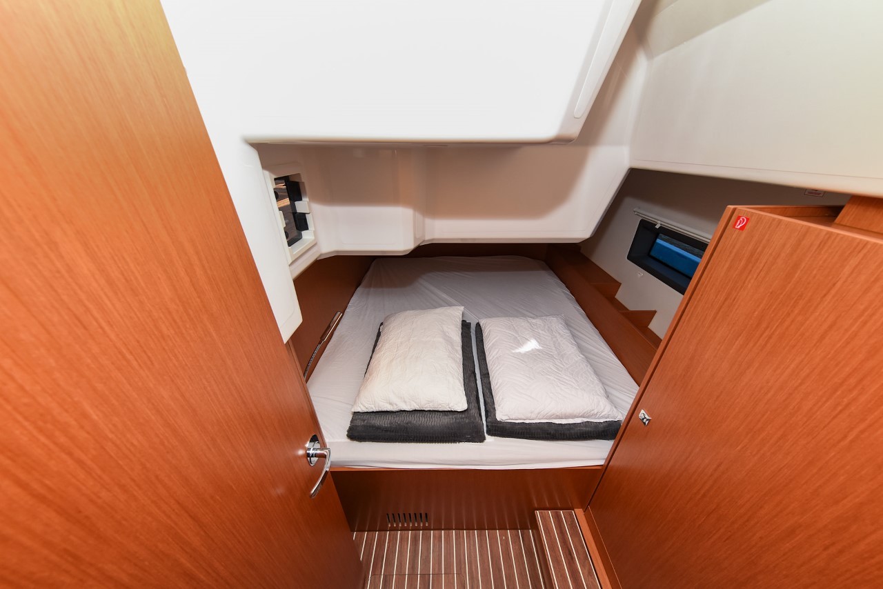 Bavaria C42, Dna | Yachtcharter Kroatien