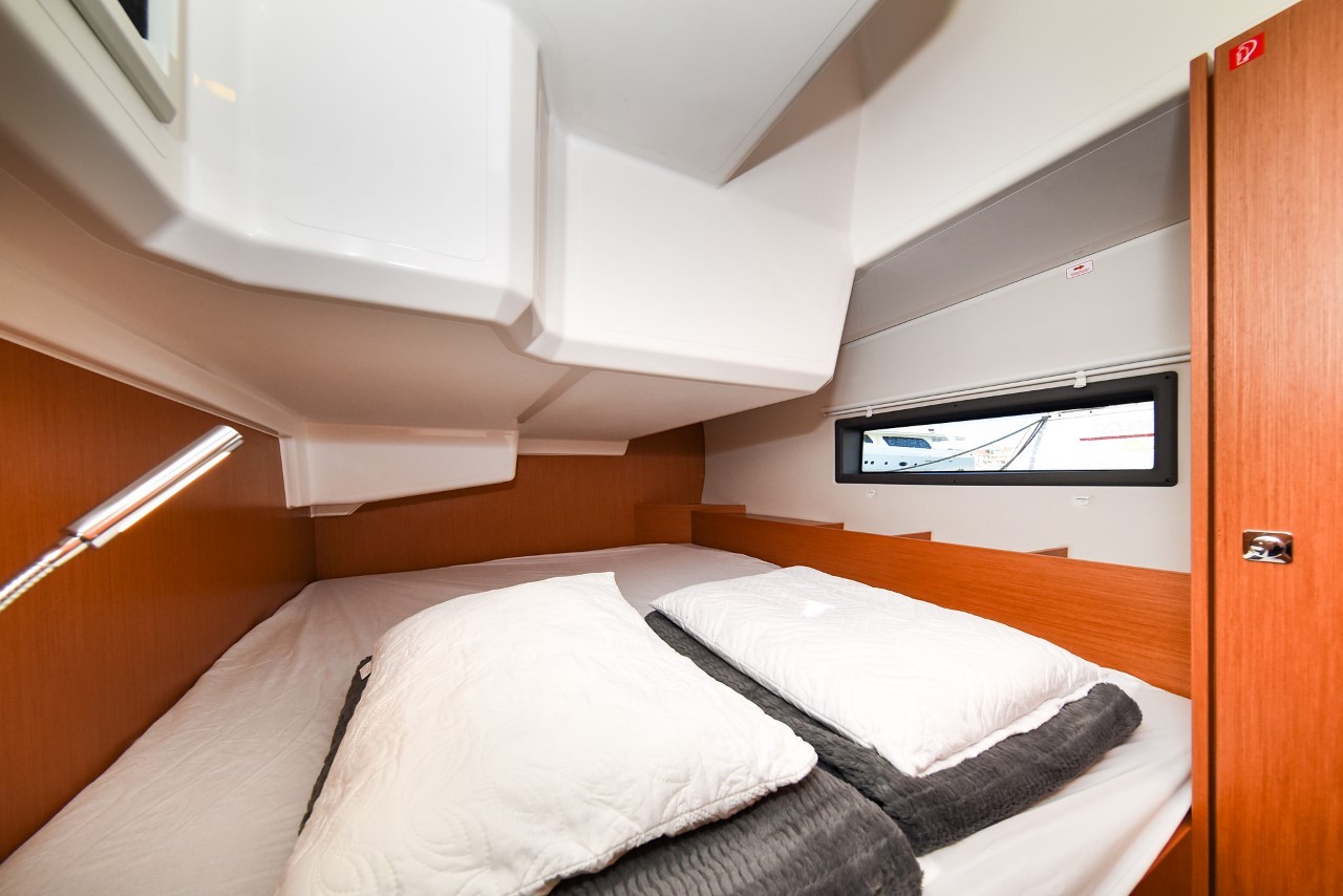 Bavaria C42, Dna | Yachtcharter Kroatien