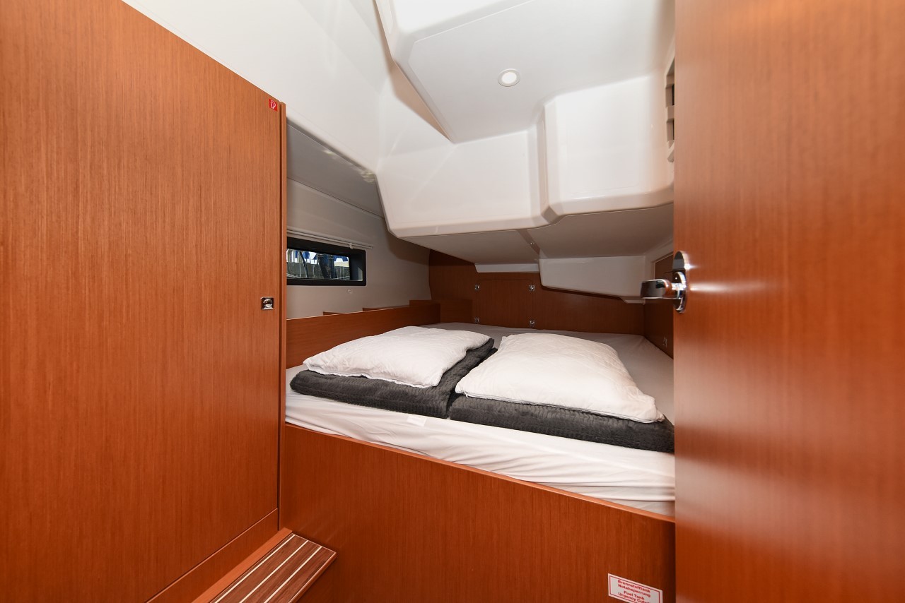 Bavaria C42, Dna | Yachtcharter Kroatien