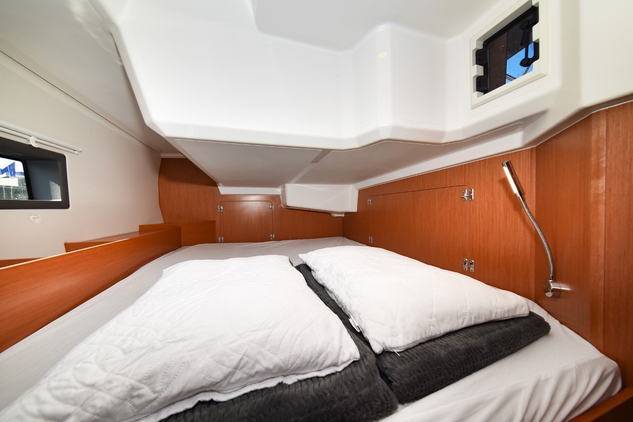 Bavaria C42, Dna | Yachtcharter Kroatien