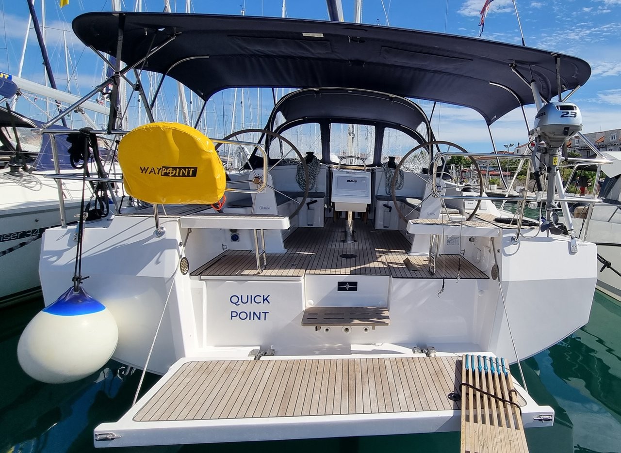 Bavaria C42, Quick Point | Yacht Charter Croatia
