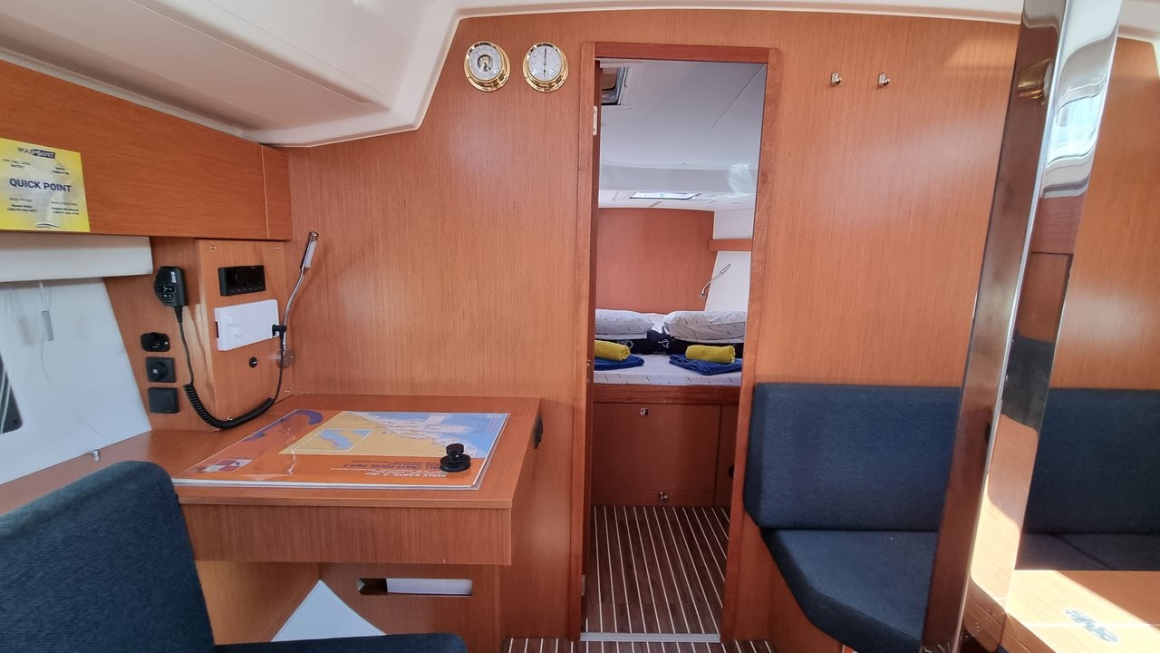 Bavaria C42, Quick Point | Yacht Charter Croatia