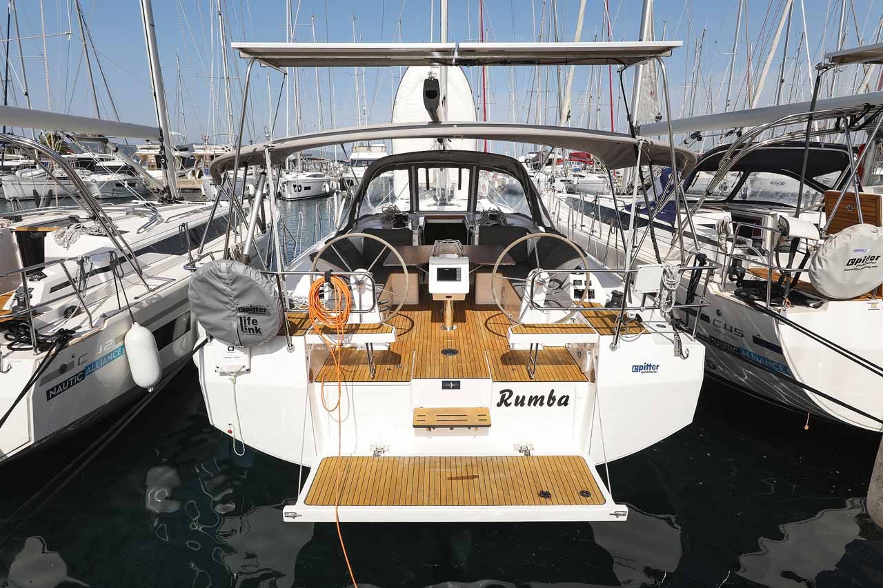 Bavaria C42, RUMBA | Noleggio di Yacht Croazia