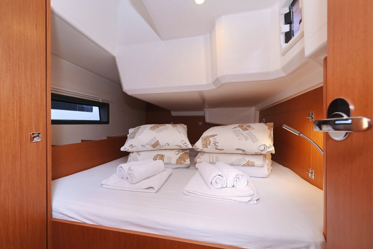 Bavaria C42, Summertime | Noleggio di Yacht Croazia