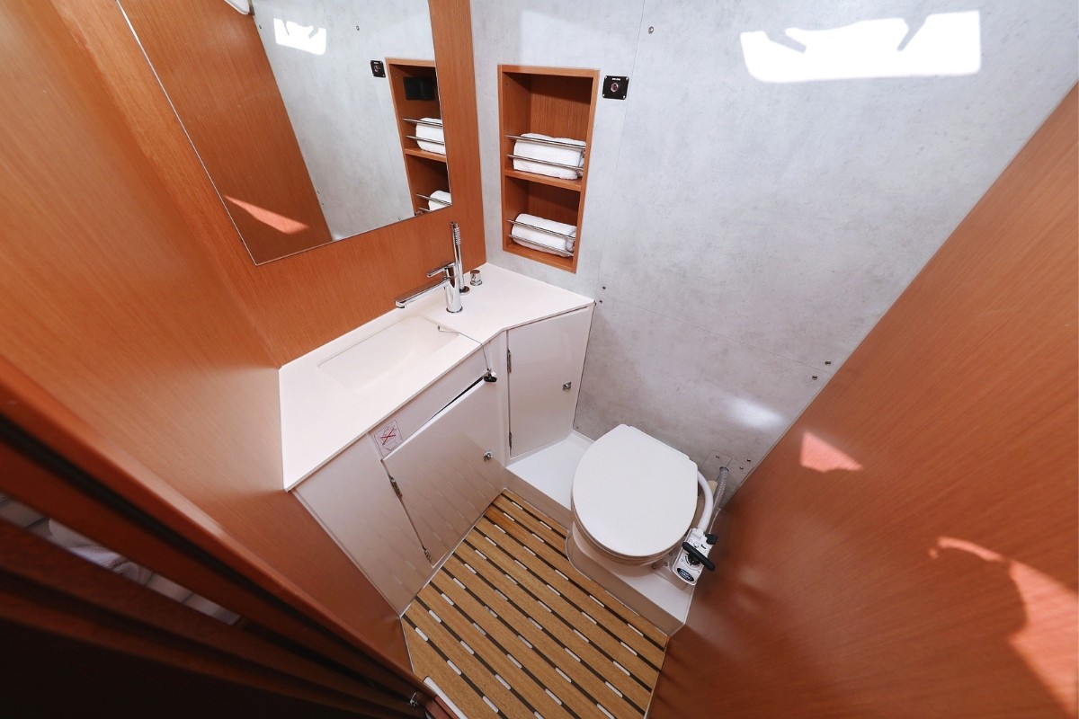 Bavaria C42, Summertime | Noleggio di Yacht Croazia