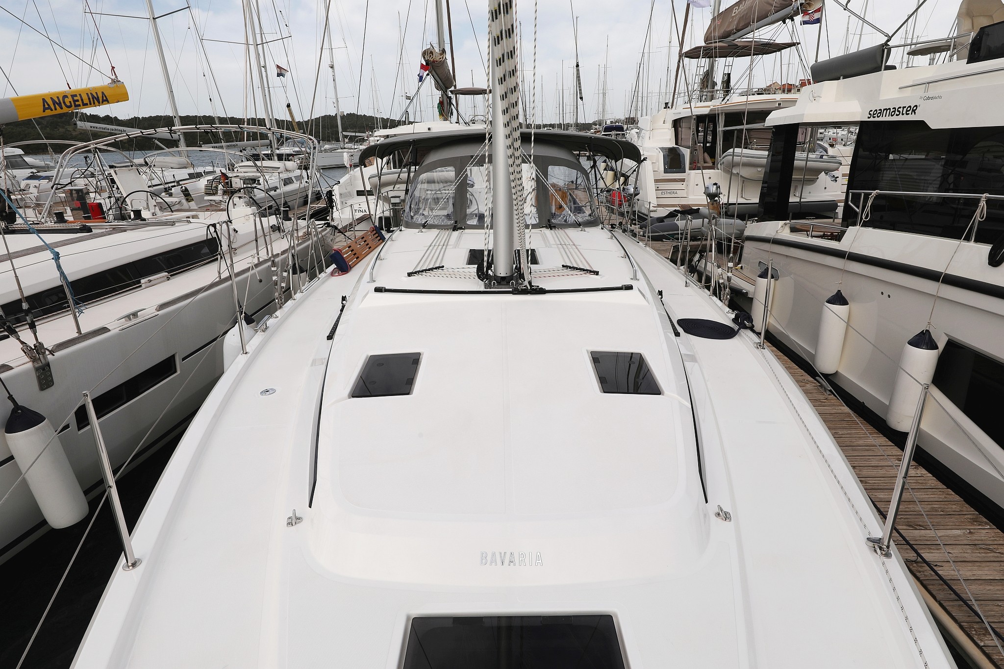 Bavaria C42, Levente | Yachtcharter Kroatien