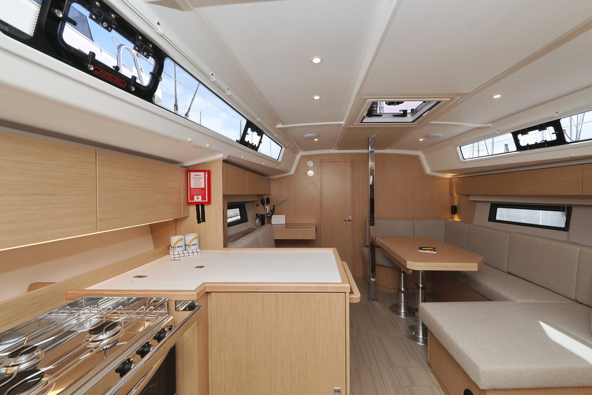 Bavaria C42, Levente | Yachtcharter Kroatien