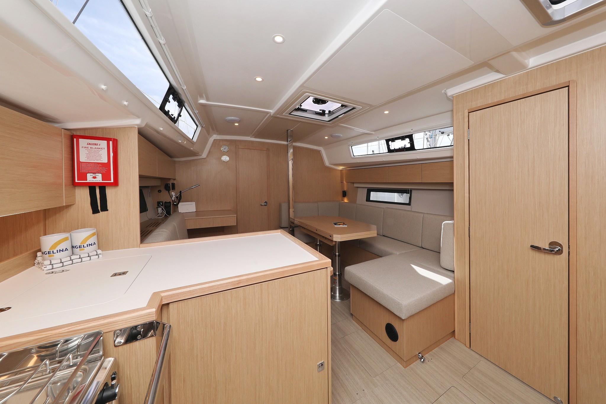 Bavaria C42, Levente | Yachtcharter Kroatien