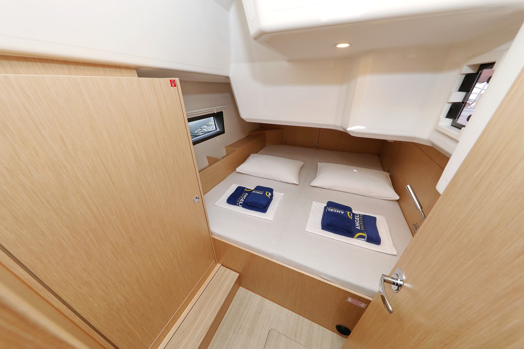Bavaria C42, Levente | Yachtcharter Kroatien