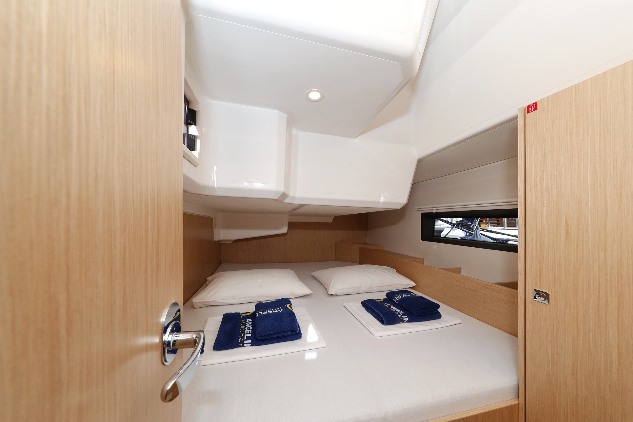 Bavaria C42, Levente | Yachtcharter Kroatien