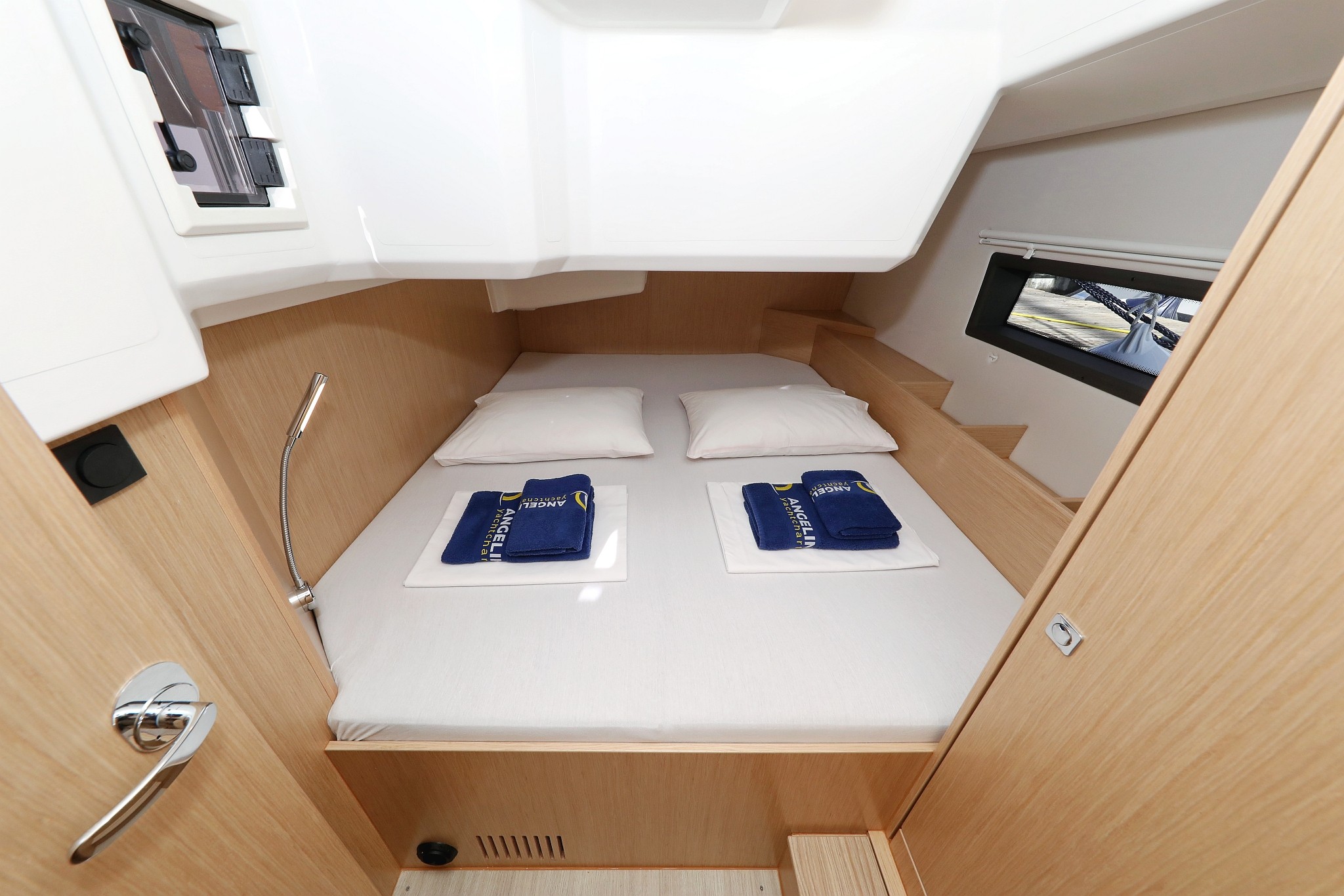 Bavaria C42, Levente | Yachtcharter Kroatien