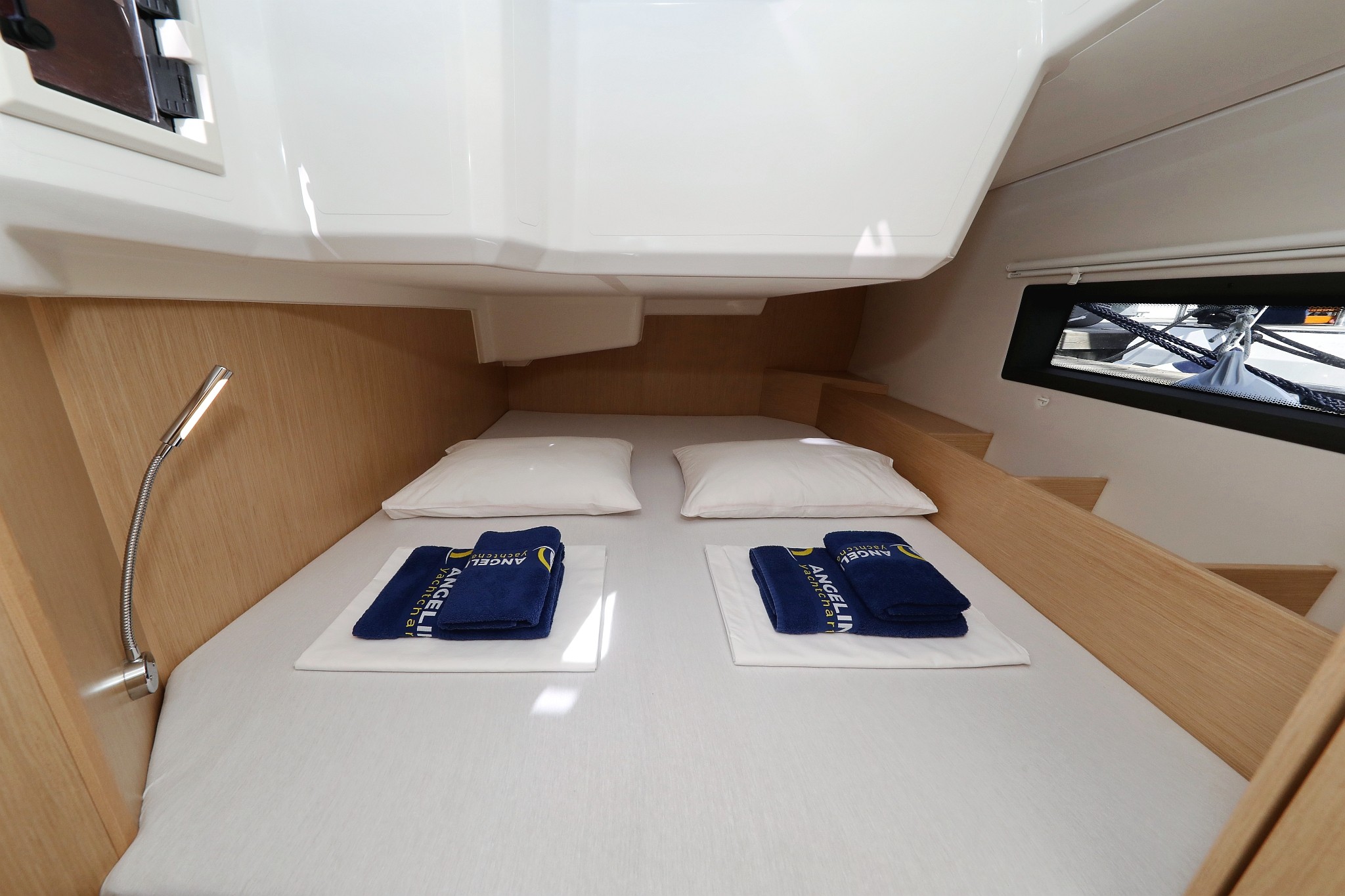 Bavaria C42, Levente | Yachtcharter Kroatien