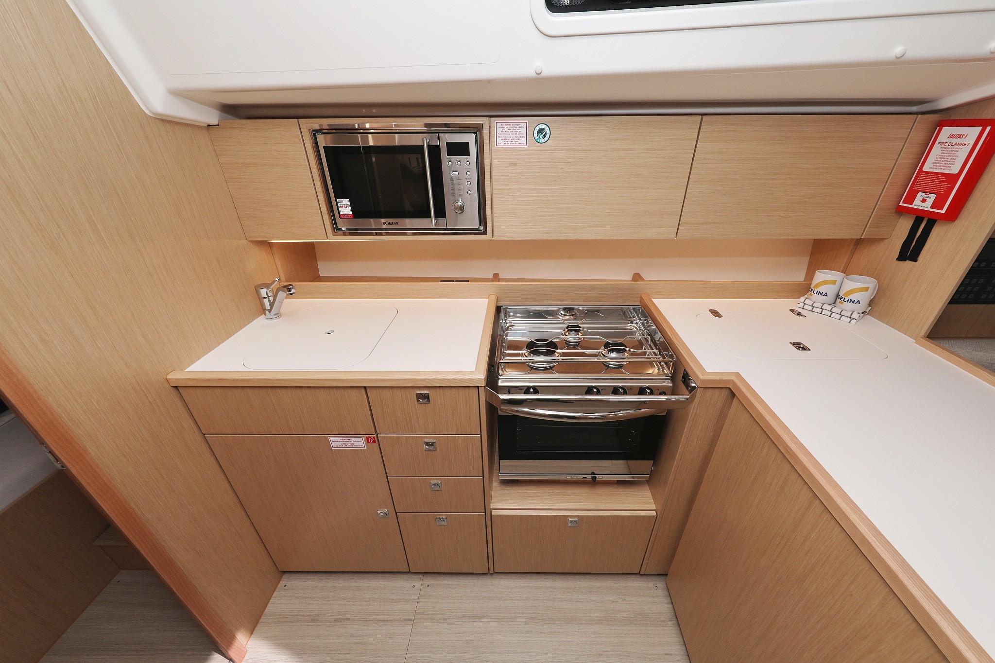 Bavaria C42, Levente | Yachtcharter Kroatien