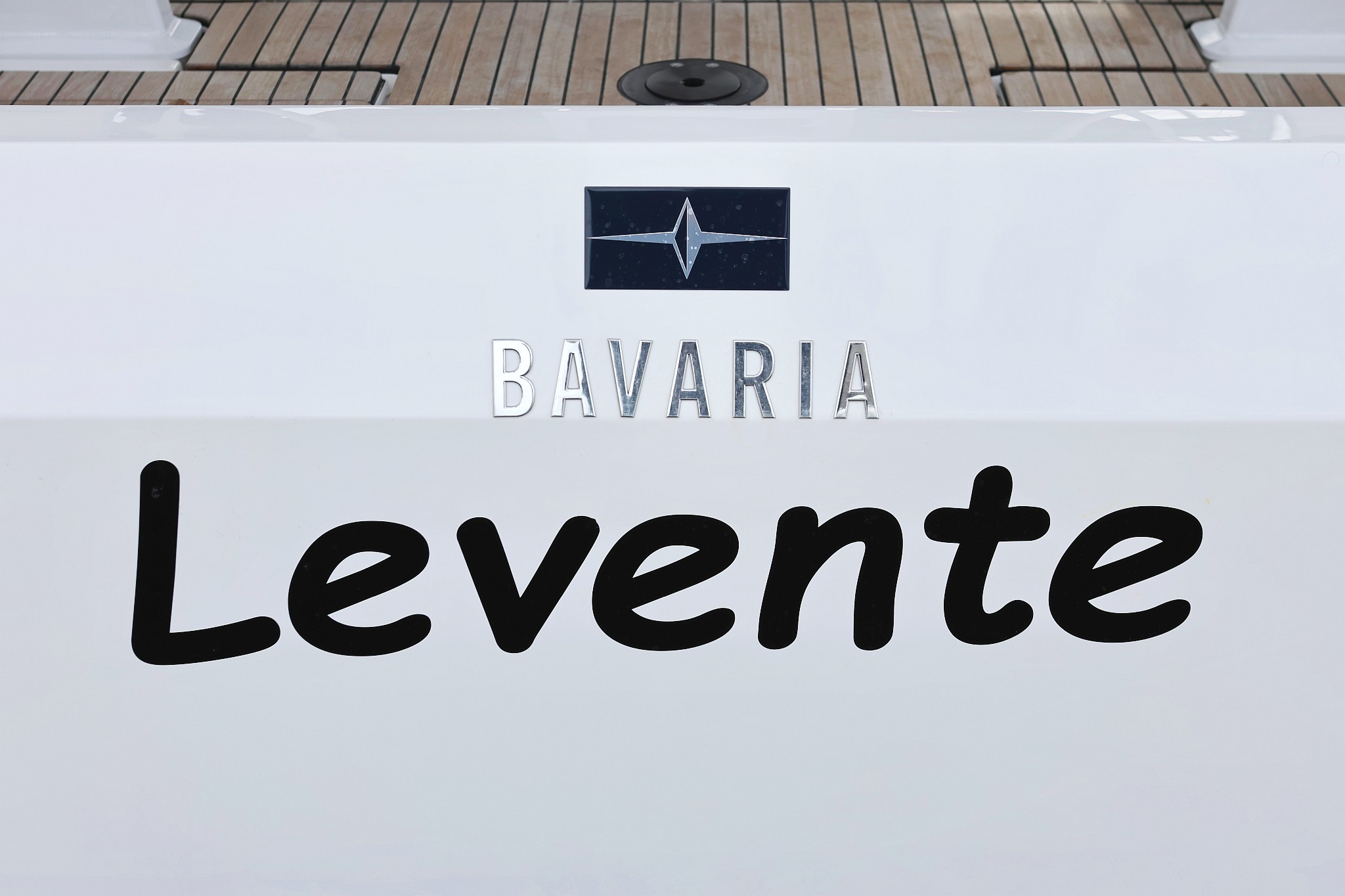 Bavaria C42, Levente | Yachtcharter Kroatien