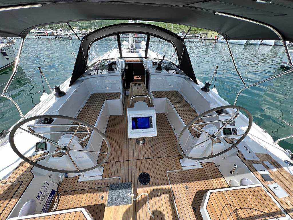 Bavaria C42, Palma | Yachtcharter Kroatien