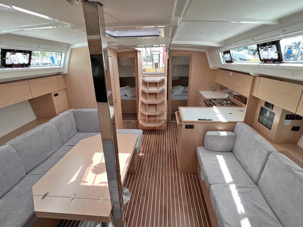 Bavaria C42, Palma | Yachtcharter Kroatien