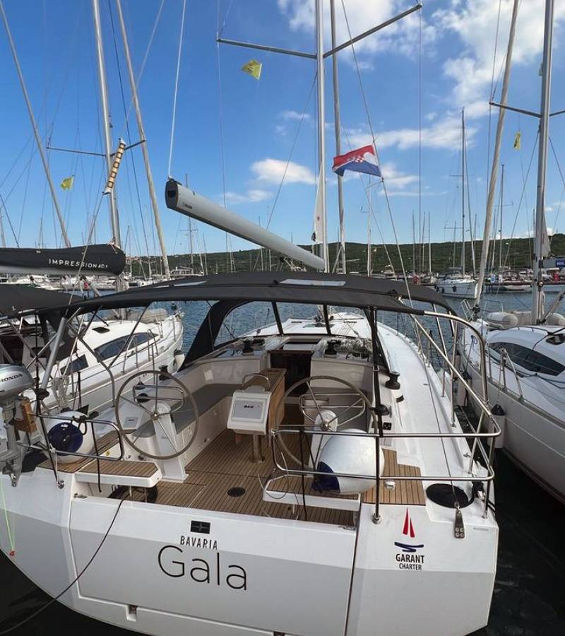 Bavaria C42, Gala | Yacht Charter Croatia