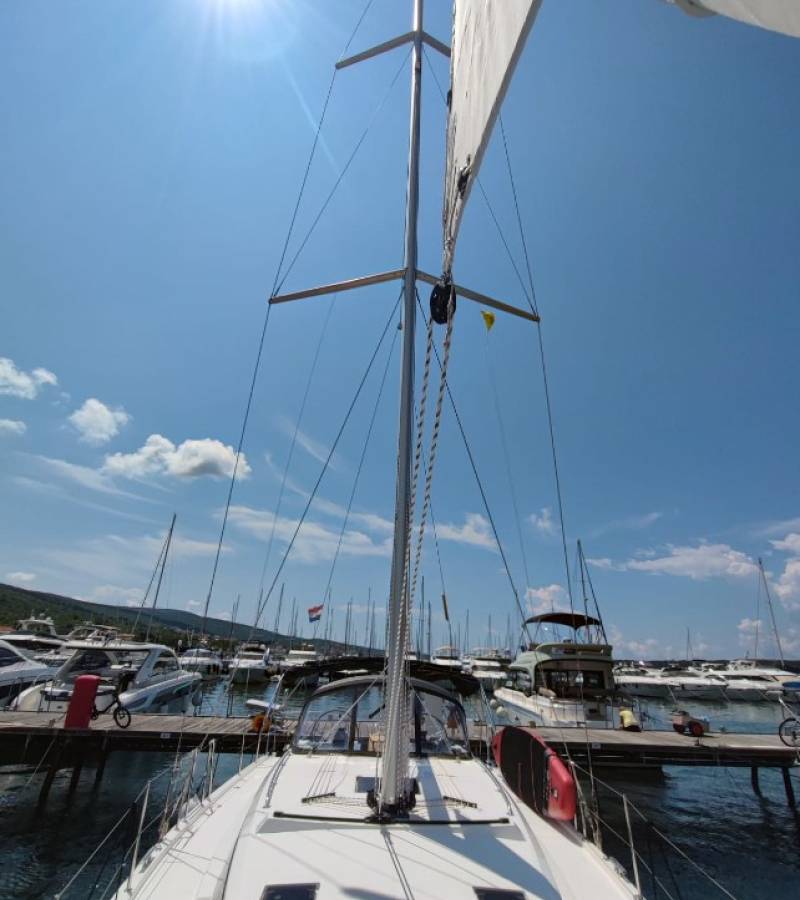 Bavaria C42, Gala | Yacht Charter Croatia