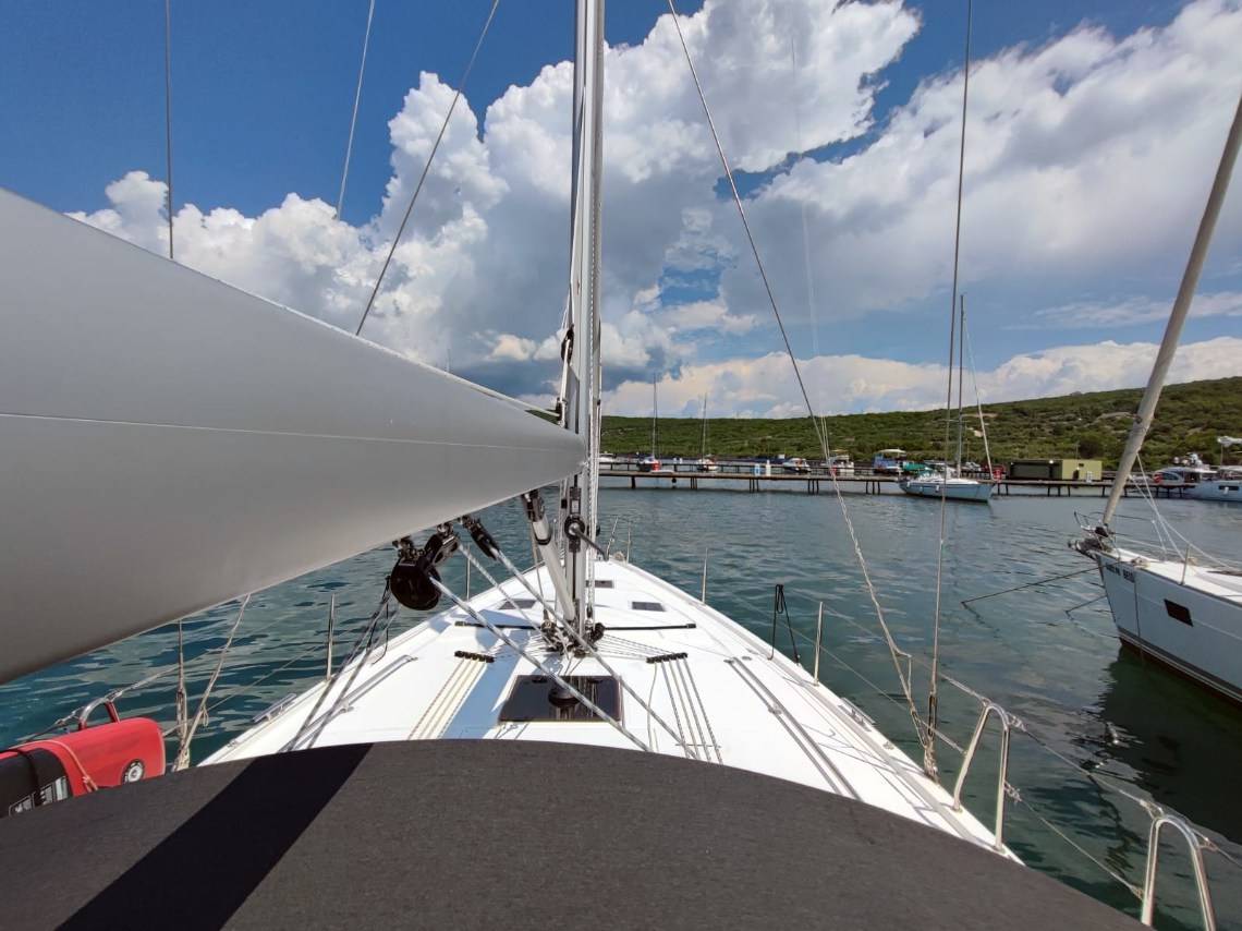 Bavaria C42, Gala | Yacht Charter Croatia