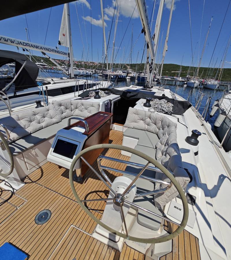 Bavaria C42, Gala | Yacht Charter Croatia