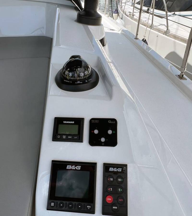 Bavaria C42, Gala | Yacht Charter Croatia