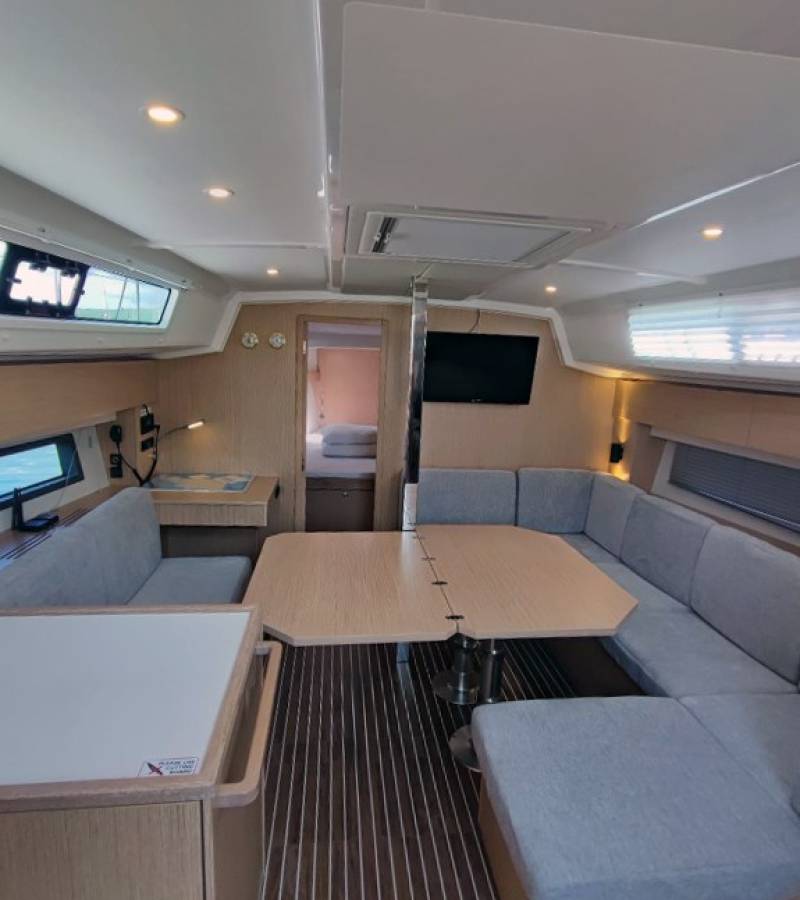 Bavaria C42, Gala | Yacht Charter Croatia