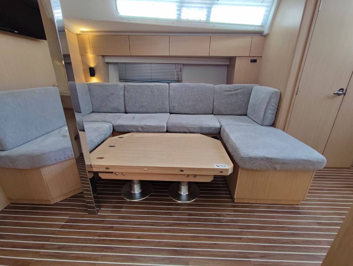 Bavaria C42, Gala | Yacht Charter Croatia