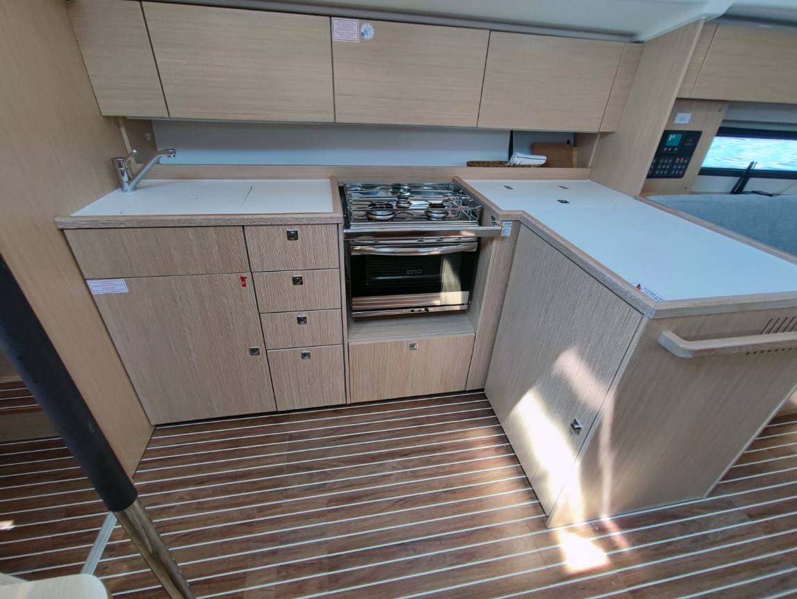 Bavaria C42, Gala | Yacht Charter Croatia