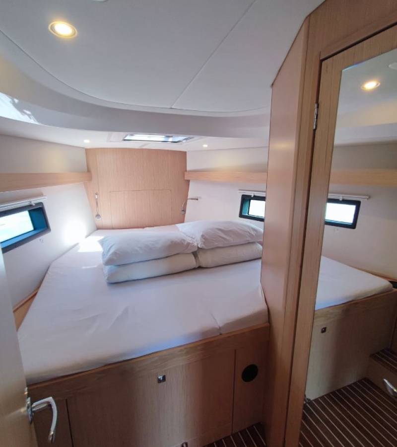 Bavaria C42, Gala | Yacht Charter Croatia