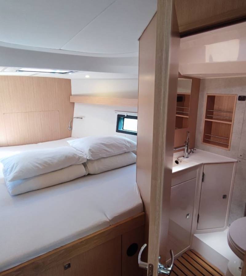 Bavaria C42, Gala | Yacht Charter Croatia