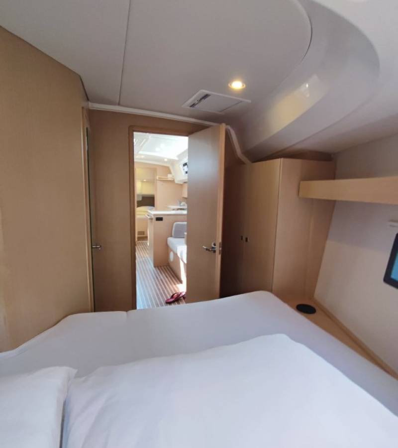 Bavaria C42, Gala | Yacht Charter Croatia