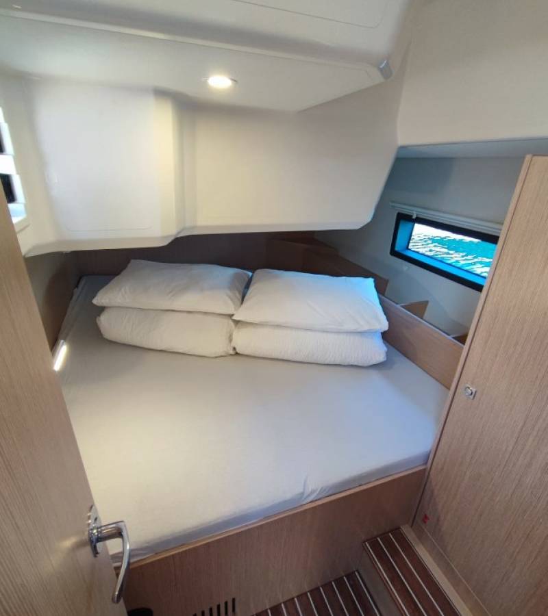 Bavaria C42, Gala | Yacht Charter Croatia