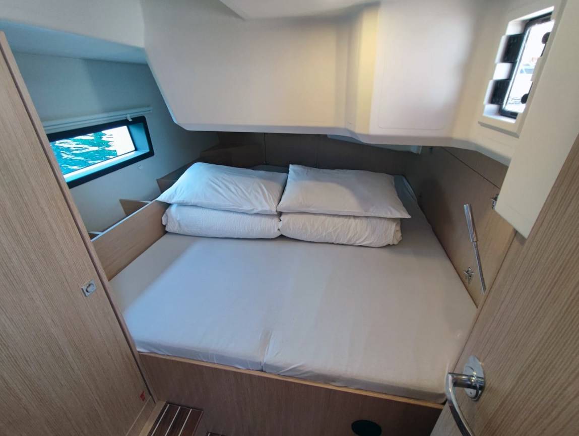 Bavaria C42, Gala | Yacht Charter Croatia