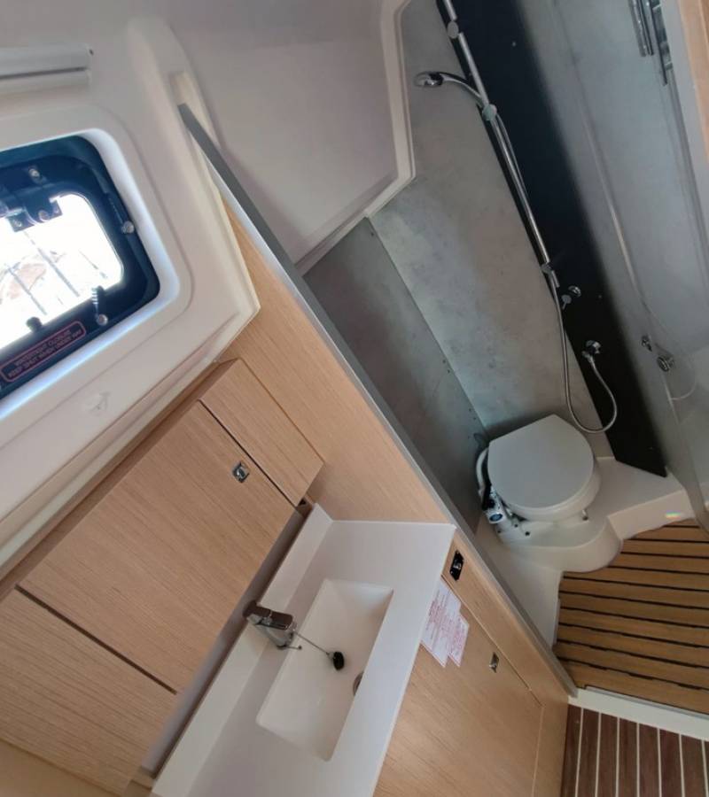 Bavaria C42, Gala | Yacht Charter Croatia