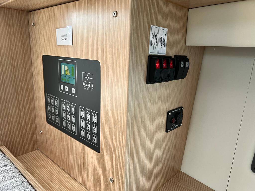 Bavaria C42, Gala | Yacht Charter Croatia